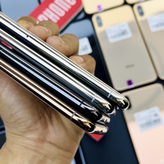 iPhone Xs Used