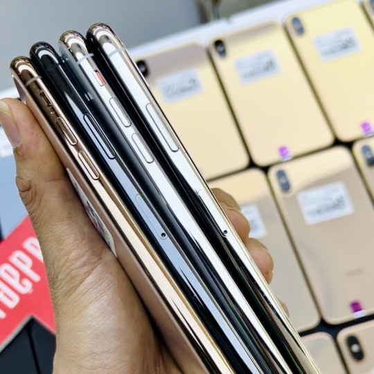 iPhone Xs Used